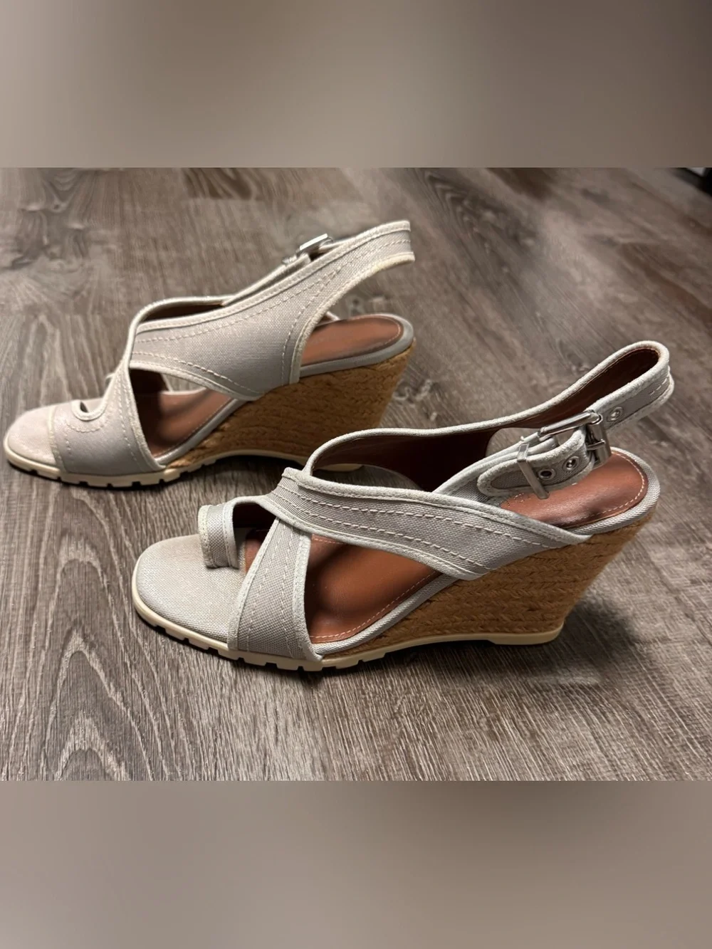 Donald J. Pliner Burgos Metallic Wedge Heel Sandals Cloth   Sz 8.5.  EUC!
